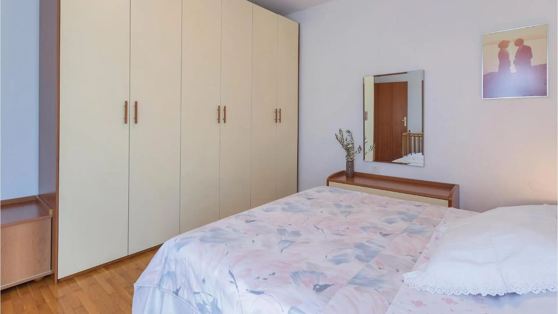 Cozy Apartment In Pula With Wifi 0*,